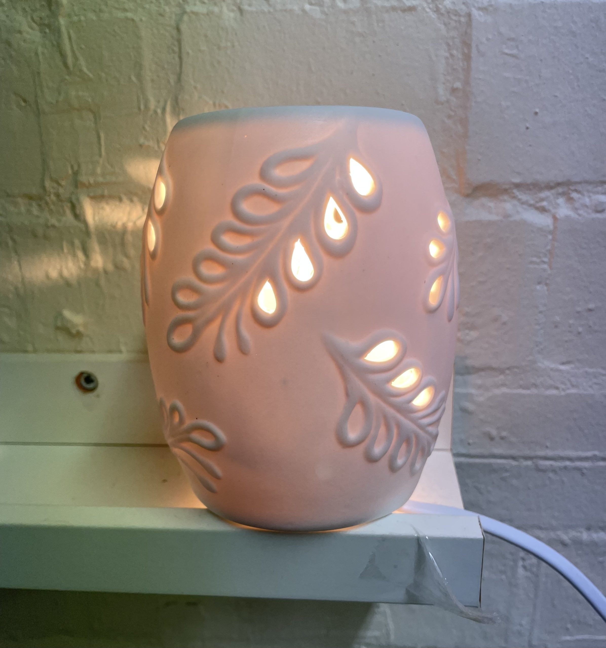 Plug in wax shop burner