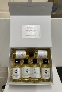 Set of 6 Aromatherapy MASSAGE OILS x 125ml Ready to use blends including Lavender Relaxing, Muscle Aches a soothing blend with pure Lavender, Eucalyptus and Peppermint essential oils. Detox with Grapefruit, Lemon & Juniper pure Essential Oils. Rose Geranium Fabulous floral and feminine aroma. Citrus A fruity blend with pure Orange & Lemon essential Oils - Peppermint & Tea Tree - Fantastic fresh, minty aroma a treat for your feet & legs. Packaged in amber flip top bottles for your convenience. presented in a white gift box.CAUTION - Not suitable for use during pregnancy or if you have high blood pressure. Always do a test patch 24hrs before use to check for allergic reactions. Not suitable for children under 7yrs